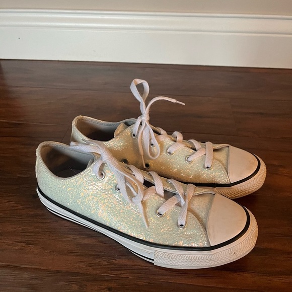 Converse Ivory White Iridescent Glitter Low Top Sneakers-Size 3 - Picture 1 of 9